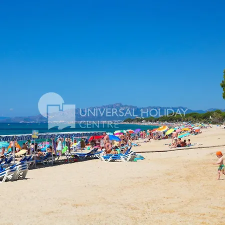 Uhc Versailles Family Complex Cambrils