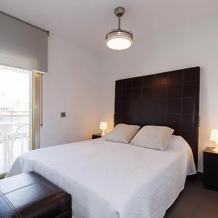 Uhc Versailles Family Complex Apartment Cambrils