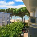 Uhc Versailles Family Complex * Cambrils