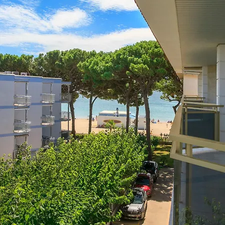 Uhc Versailles Family Complex * Cambrils